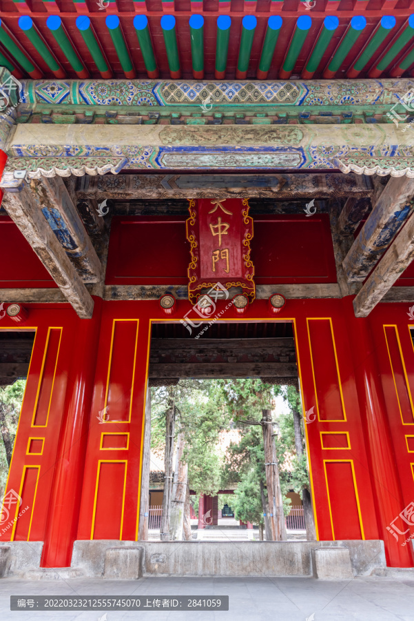 中国山东曲阜孔庙的大中门