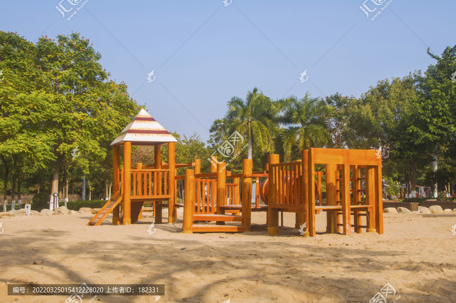 公园儿童游乐设施