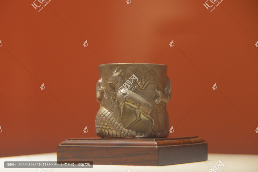 阿富汗公元前两千年山羊纹杯