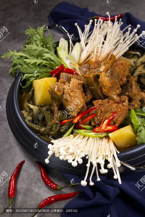 韩式脊骨土豆锅