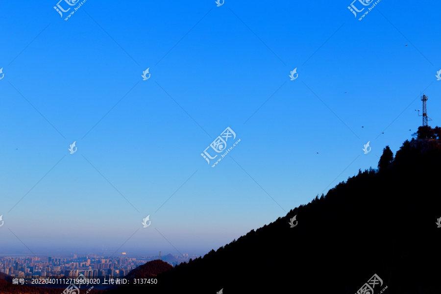 日出山和城