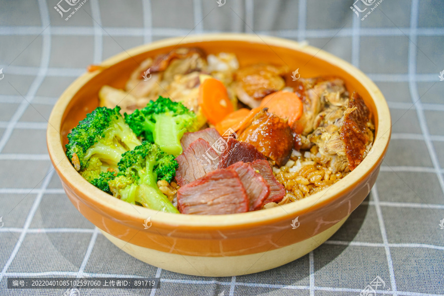 烧腊煲仔饭