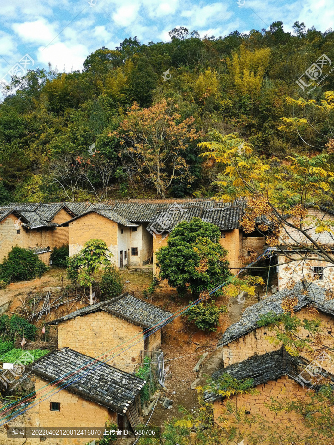 乡村泥瓦房小院