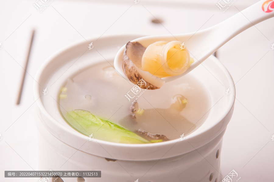 海参鱼鳔汤
