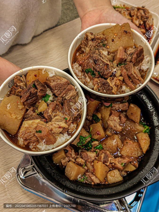 土豆牛肉砂锅煲