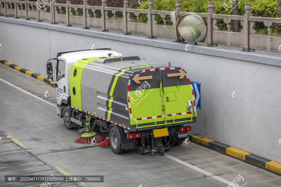 马路清扫车