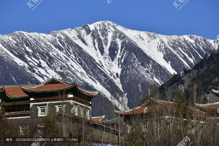 雪山民居