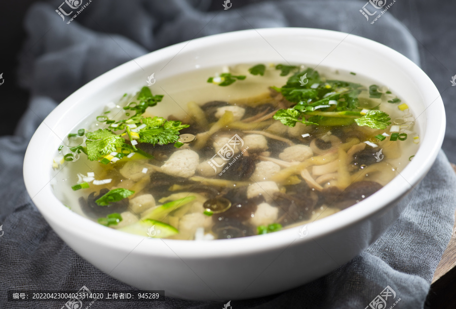 海参丸子汤