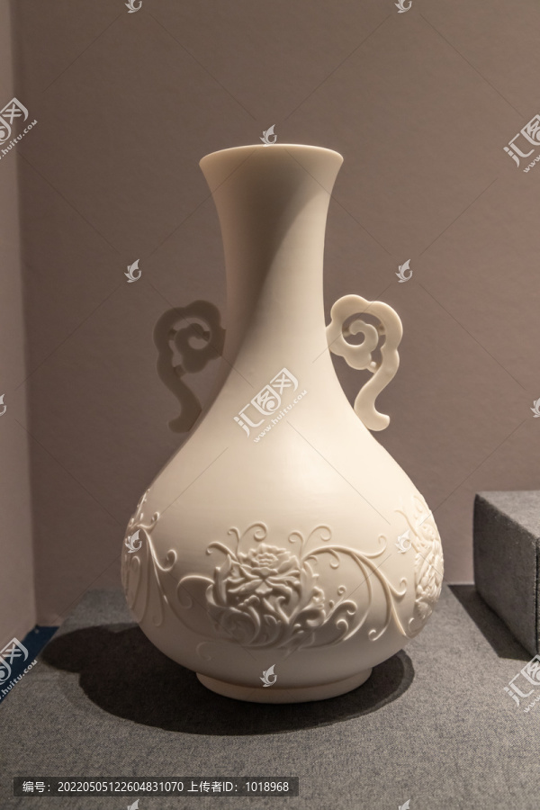 白釉携手共荣瓷瓶