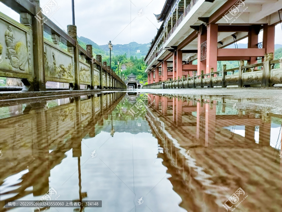 风雨廊桥