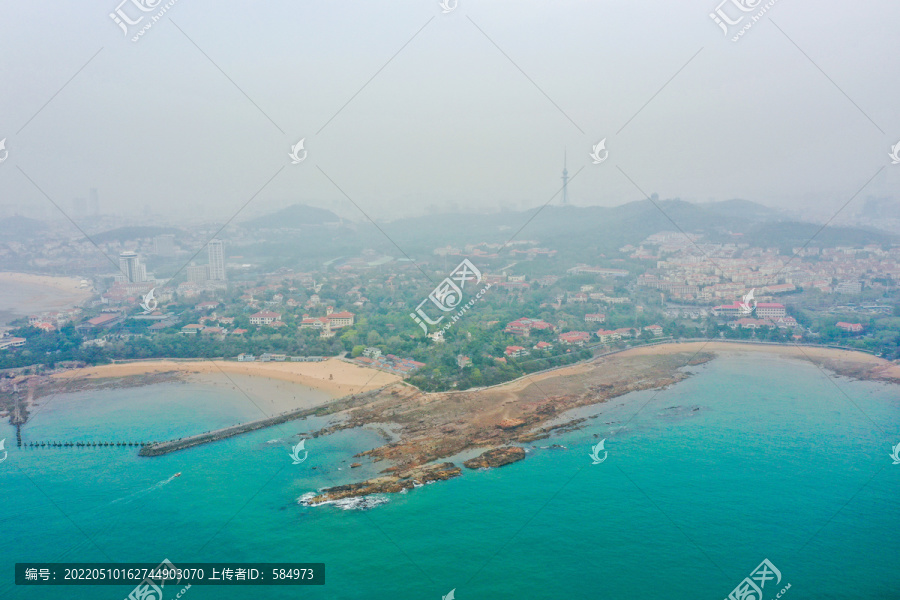 航拍山东青岛第二海水浴场