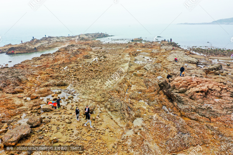 航拍山东青岛太平湾海岬角礁石