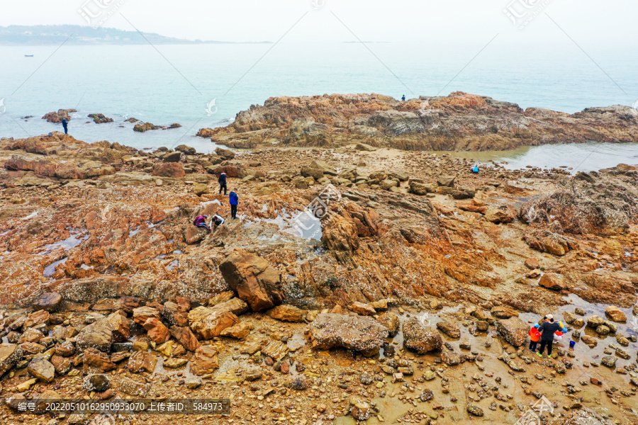 航拍山东青岛太平湾海岬角礁石