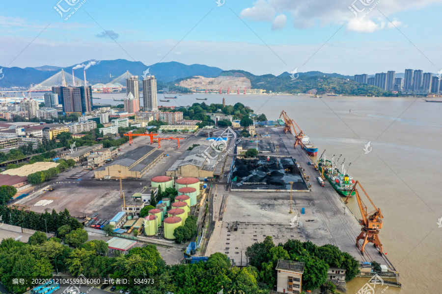 航拍福建福州马尾港作业区