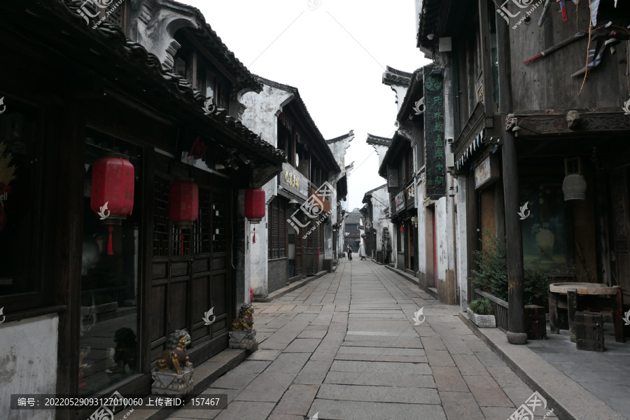 古镇老街石板路