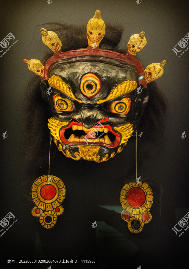 甘肃藏族彩漆跳神面具