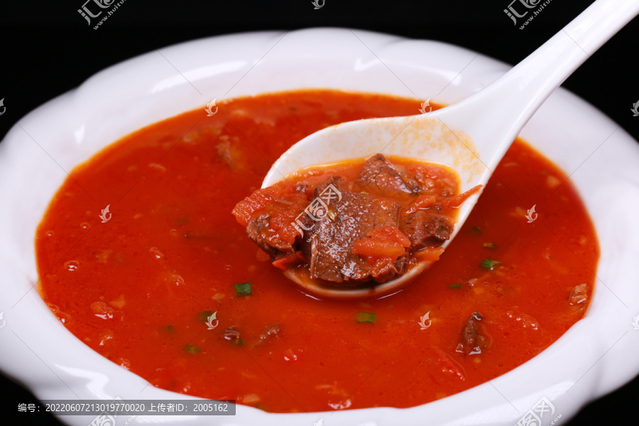 西红柿番茄牛腩汤牛肉
