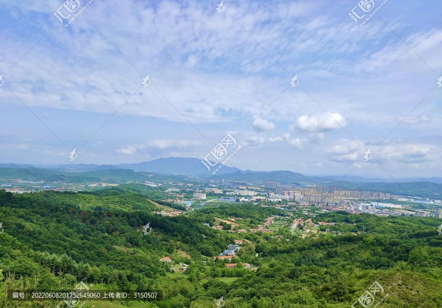 丹东市区五龙山方向鸟瞰