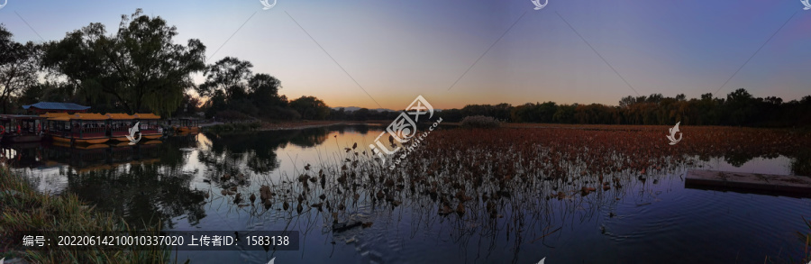 圆明园湖景全景照