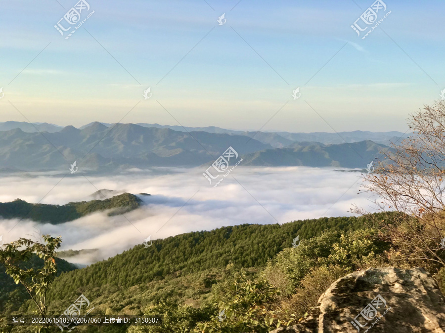 流云如河空际渡