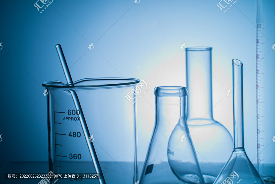 实验室内生物化学玻璃器皿组合