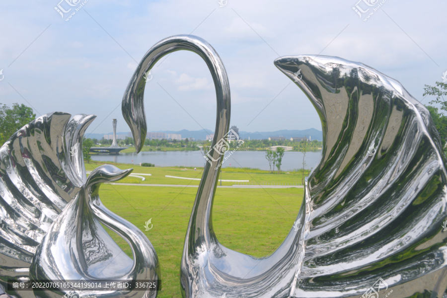 成都东安湖体育公园天鹅雕塑
