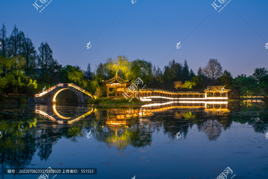 江南园林夜景