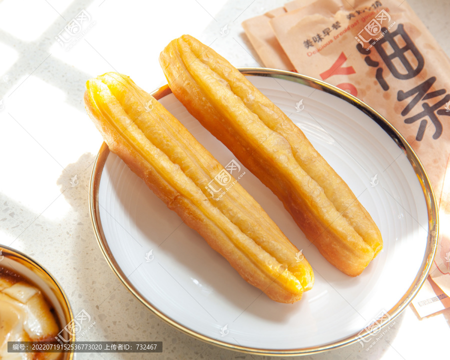 中国传统美食早餐油条