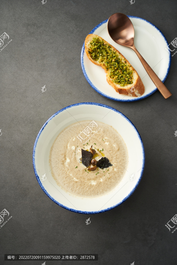 黑松露菌菇汤