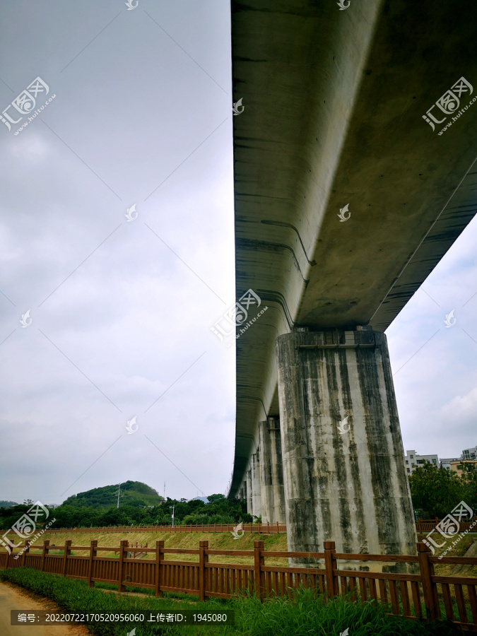 深圳地铁高架桥