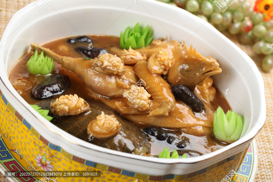 中国菜土鸡烧甲鱼