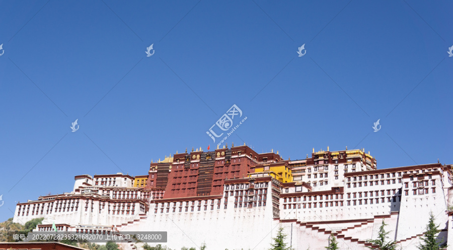 西藏拉萨布达拉宫天空风景摄影
