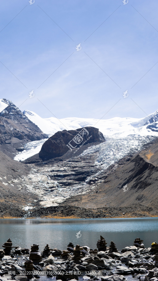 西藏卡若拉冰川山脉风景摄影