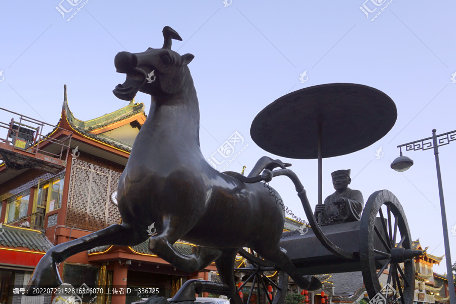 成都琴台故径汉代青铜车马雕塑