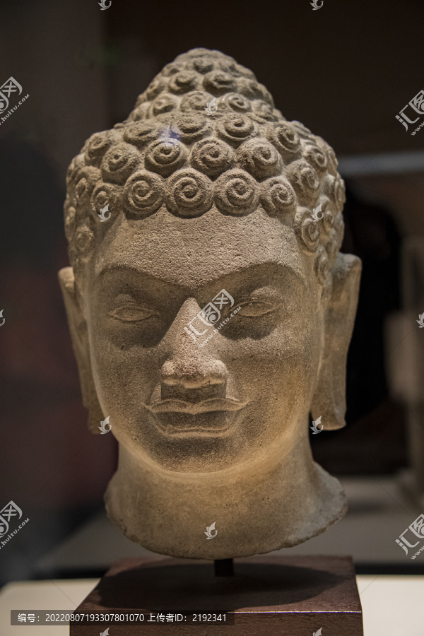 柬埔寨国家博物馆佛头像