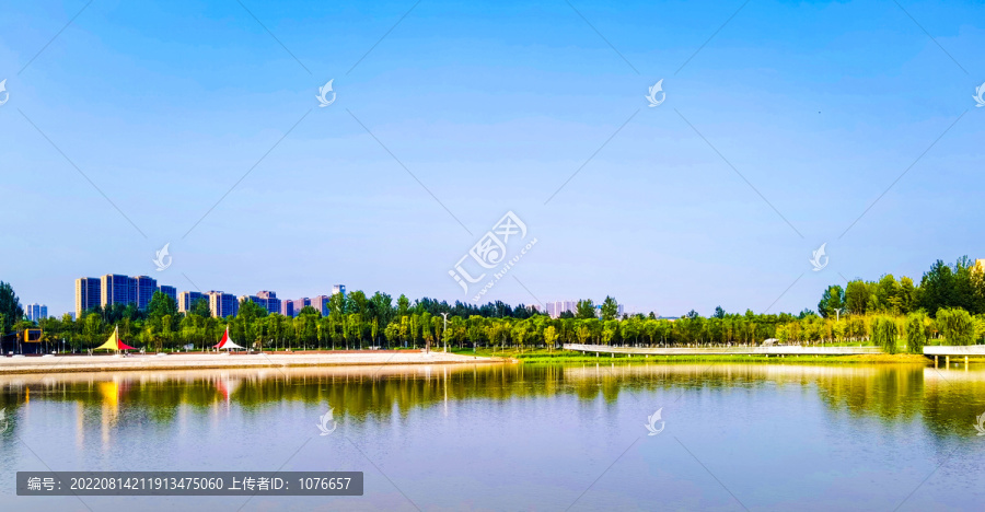 谲河湿地公园森林湖景