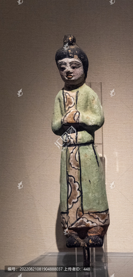 唐代彩绘泥塑侍女俑