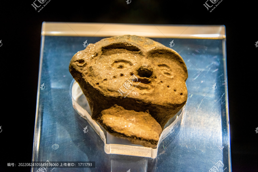 安徽博物院纹面泥塑人头像