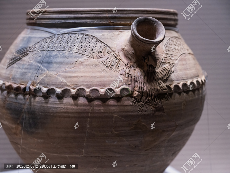 乌鲁克文化带流陶缸