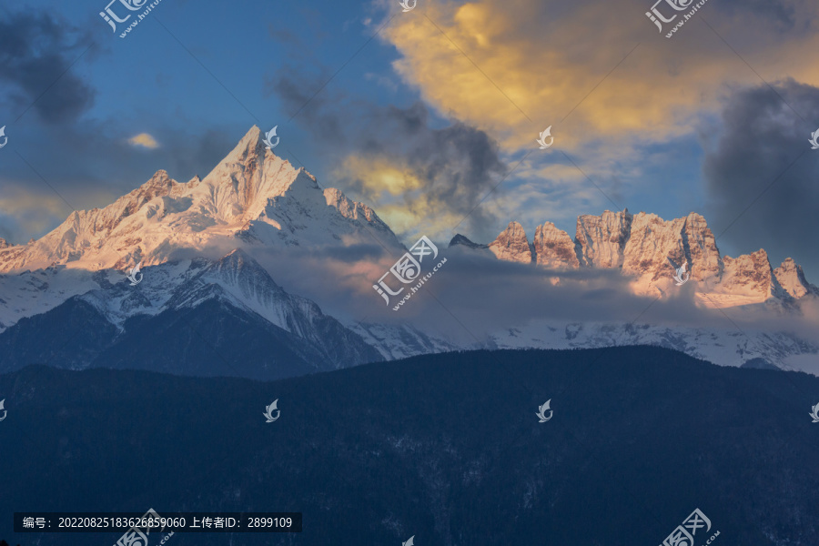 云南迪庆梅里雪山