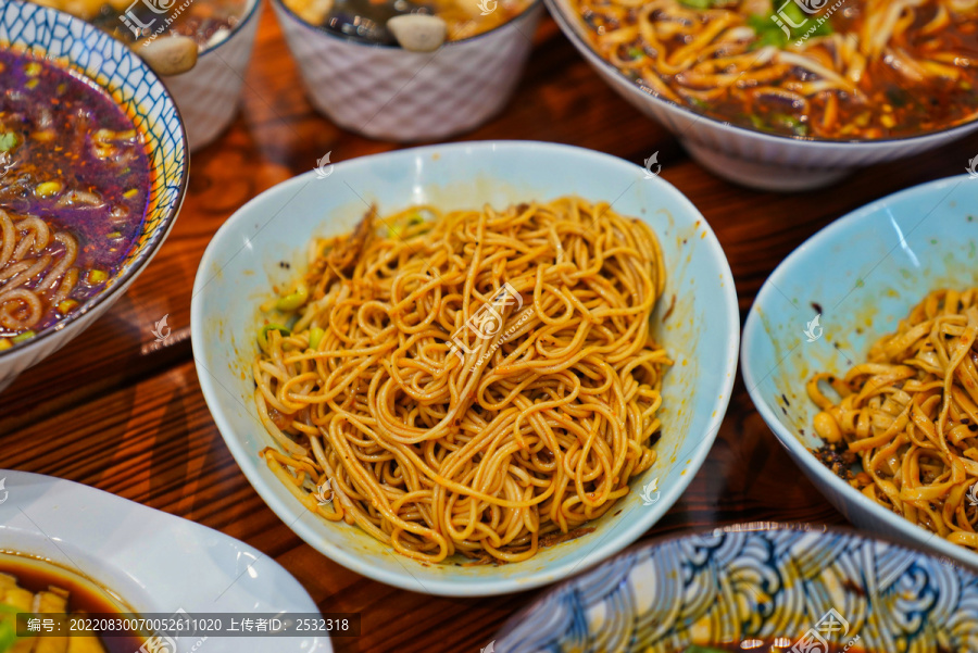 成都小吃重庆美食冒菜抄手