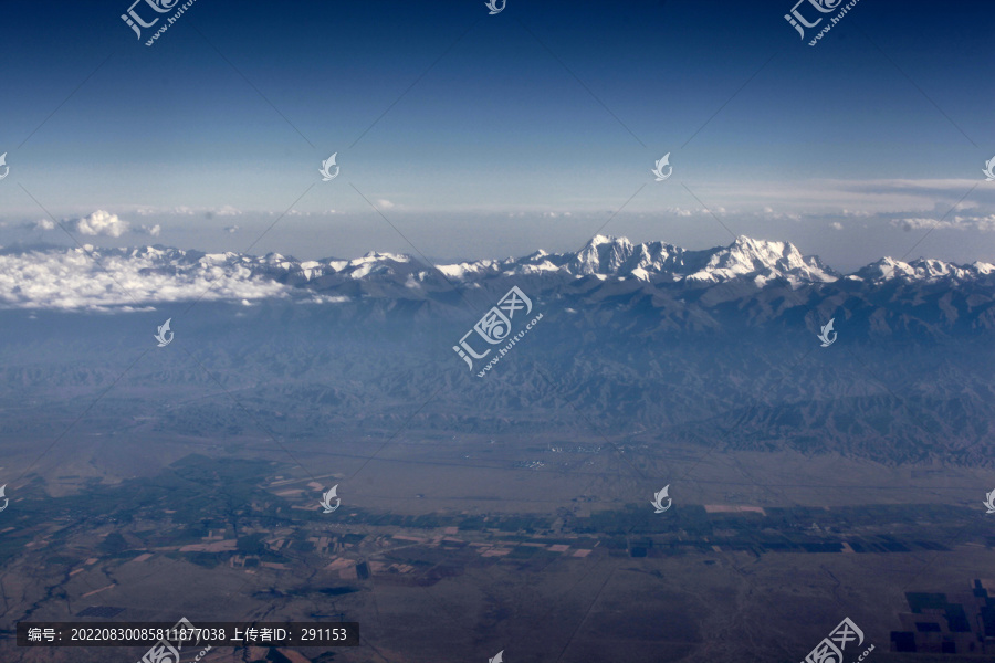 俯瞰雪山