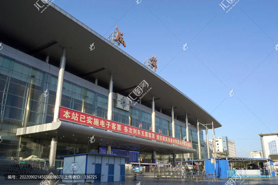 四川成都火车站站房外景