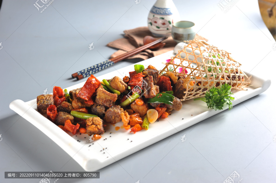 酥香小牛肉