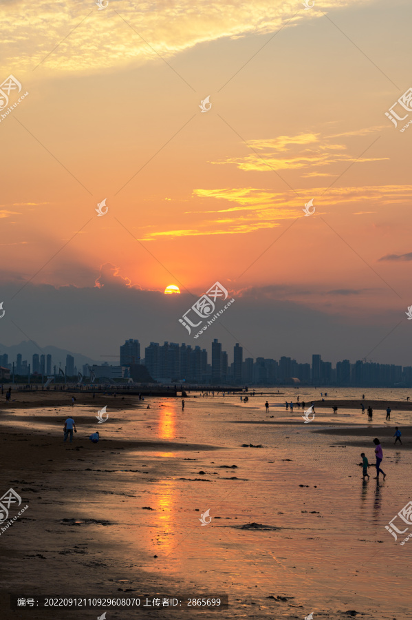 烟台金沙滩夏日傍晚