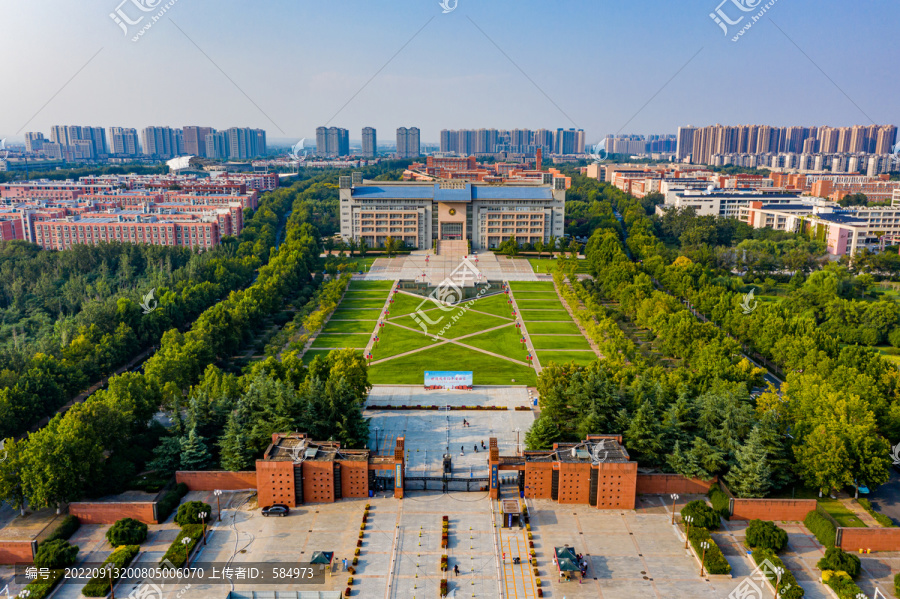 航拍郑州大学主校区南校门外景