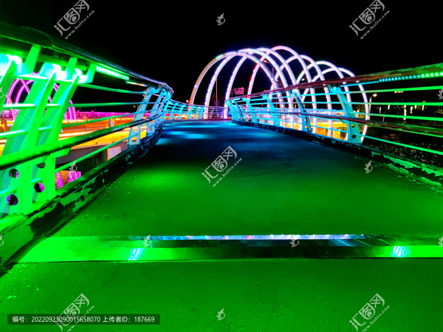 霓虹灯大桥