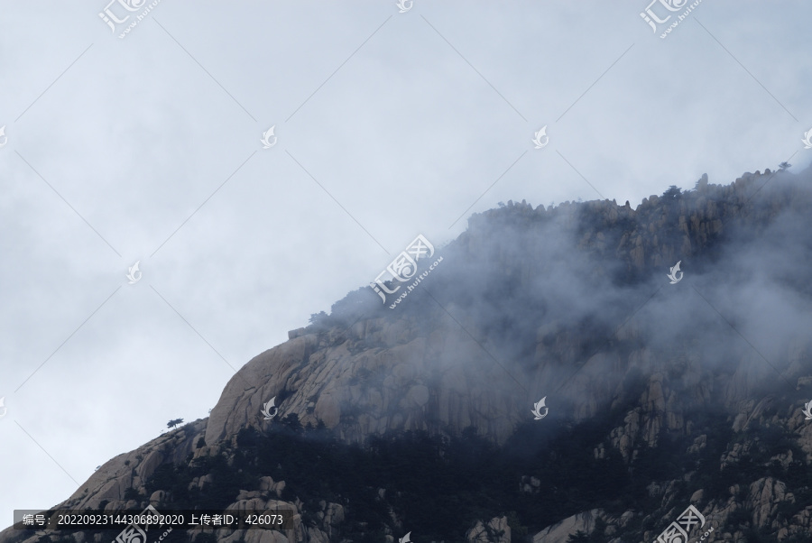 云雾山峰