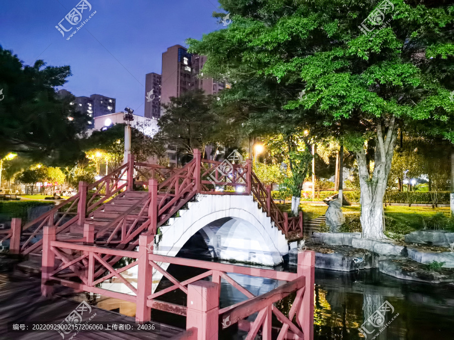 钦州梦园广场小拱桥