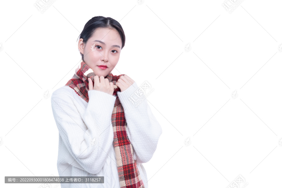 穿冬季服装寒冷的美女肖像